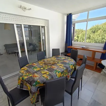 Apartment Suites Center Recinto Ferial *